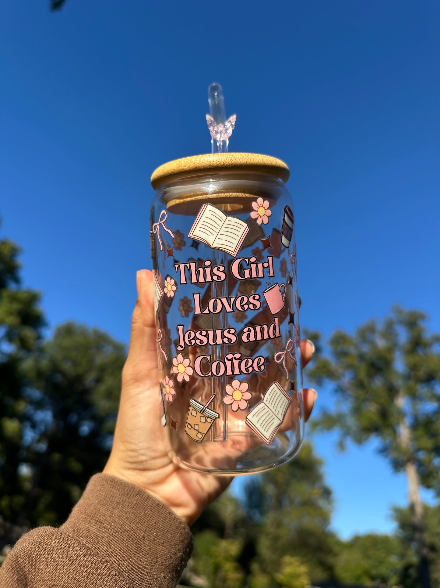 SET: “This girl loves Jesus & coffee”