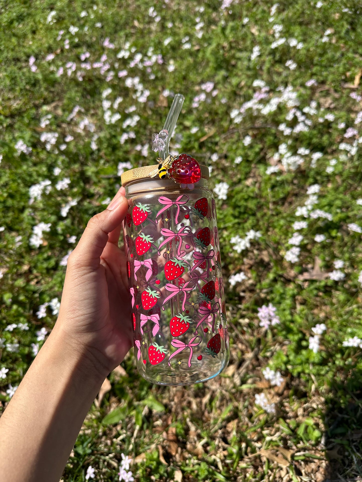 Glasscup + charm strawberry