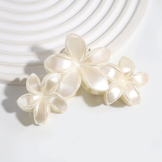 Hair clip white