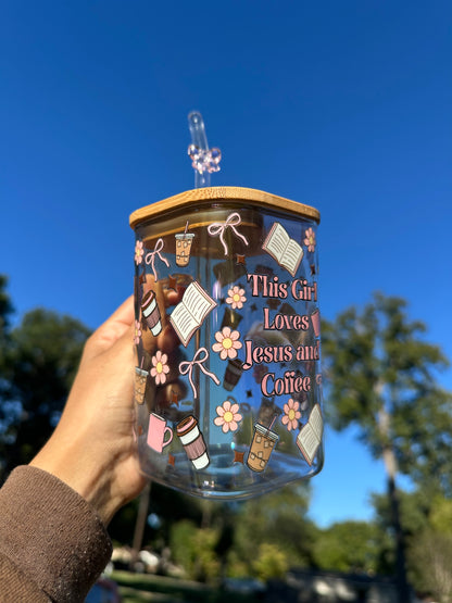 Taza de vidrio “Coffee & Jesús girly design”
