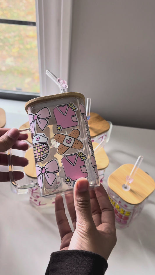 “Nurse girly” Taza de vidrio